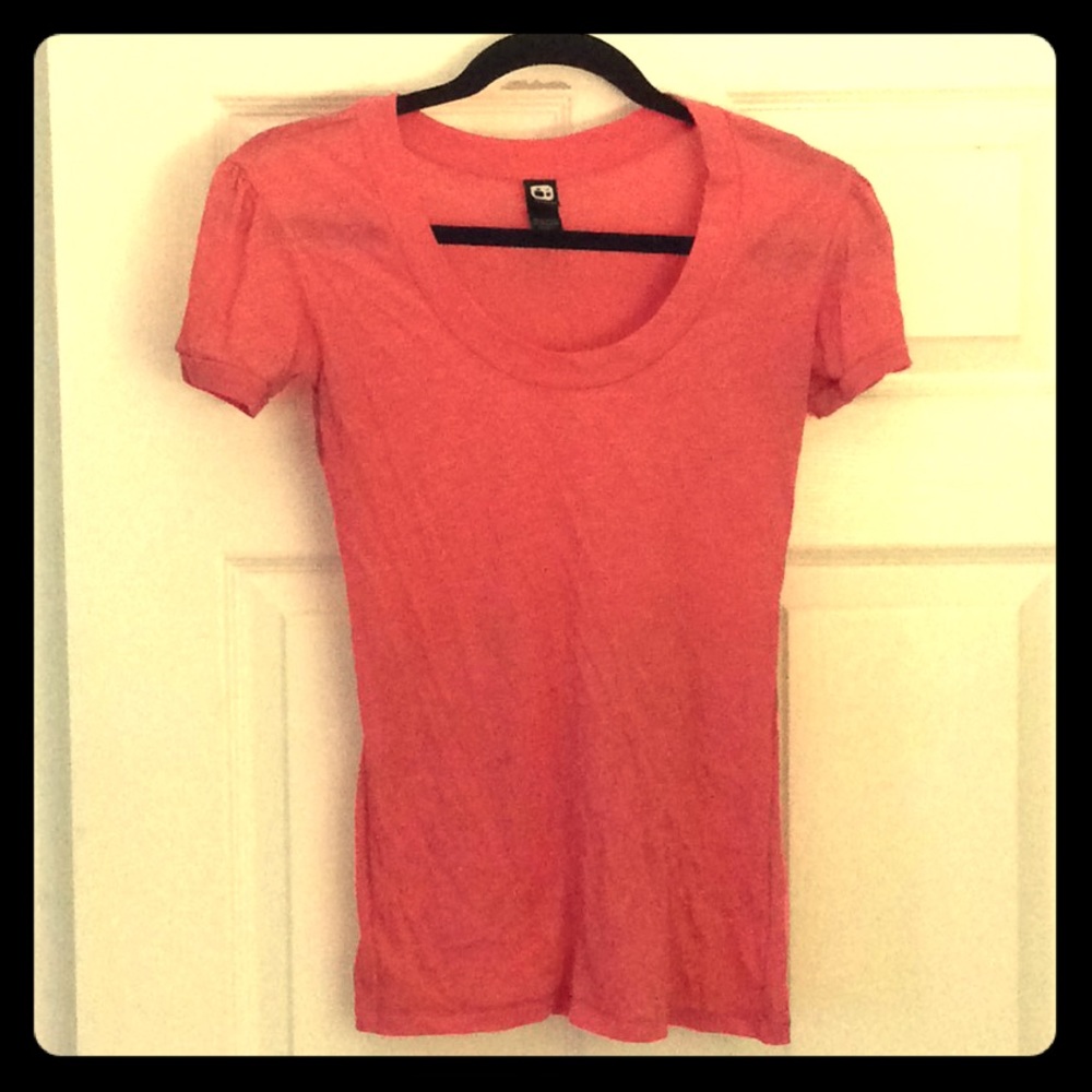 Alternative Tee